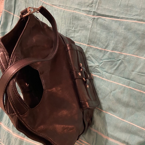 Michael Kors Large Saddle/Travel Bag - Picture 3 of 5